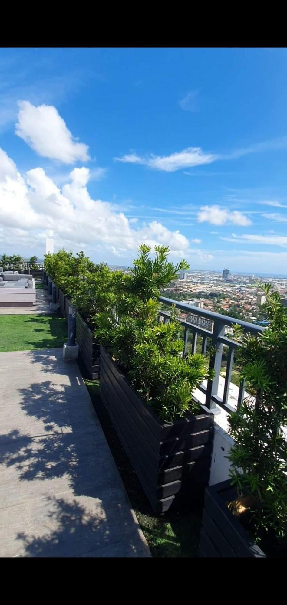 Arlowes At 20F Grand Residences Cebu Bagian luar foto
